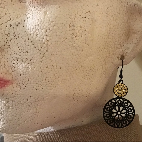 Black Earrings - Picture 6 of 7